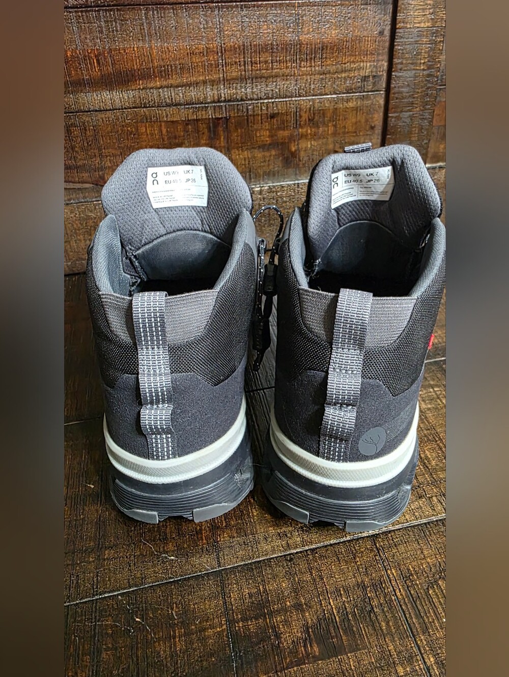 ON Running Cloudtrax Black/Rock Hiking One-Pull Lacing Waterproof Shoes Womens 9 - Picture 4 of 7